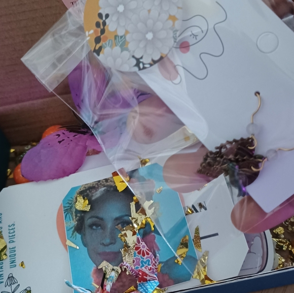 Hello! Thanks For Stopping By ๐งก. - Picture 2 of 4